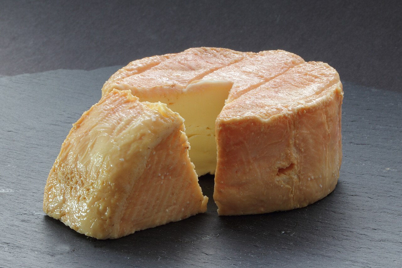 Munster : Fromage AOP Munster, photo fromage alsacien à croûte lavée