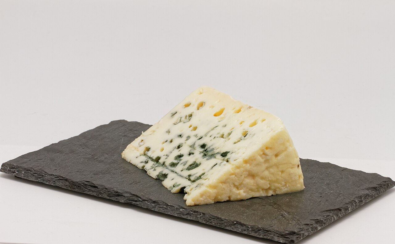 Roquefort : Fromage bleu AOP Roquefort, photo fromage de brebis aveyronnais